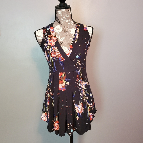 Free People black floral and star wrap top - Picture 3 of 6